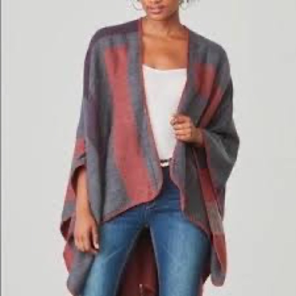 NEW BB Dakota Poncho one size Mulberry.